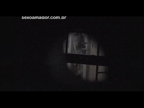 ❤️ Blondie estas sekrete filmita fare de najbara voyeur kaŝita malantaŭ kavaj brikoj ️ Malmola porno ĉe eo.desixxxtube.ru